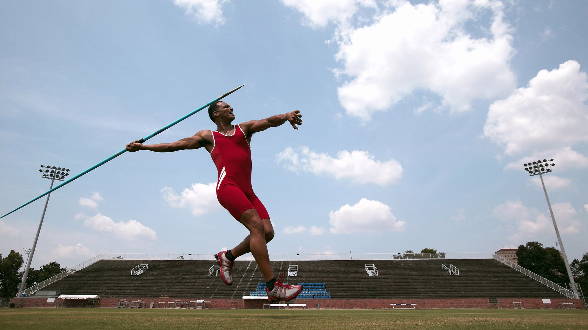 大学生运动会开幕,校园体育氛围浓厚,大学召开运动会
