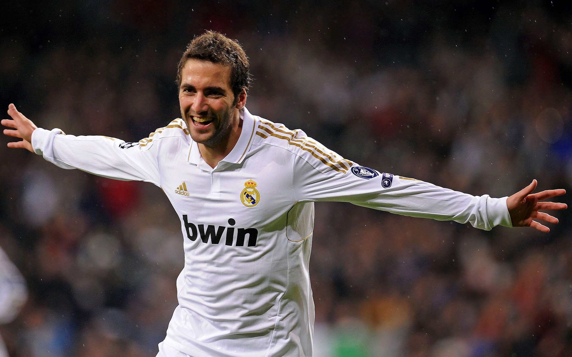 爱游戏体育-格列兹曼领衔马竞锋线，表现稳定，格列兹曼精彩进球